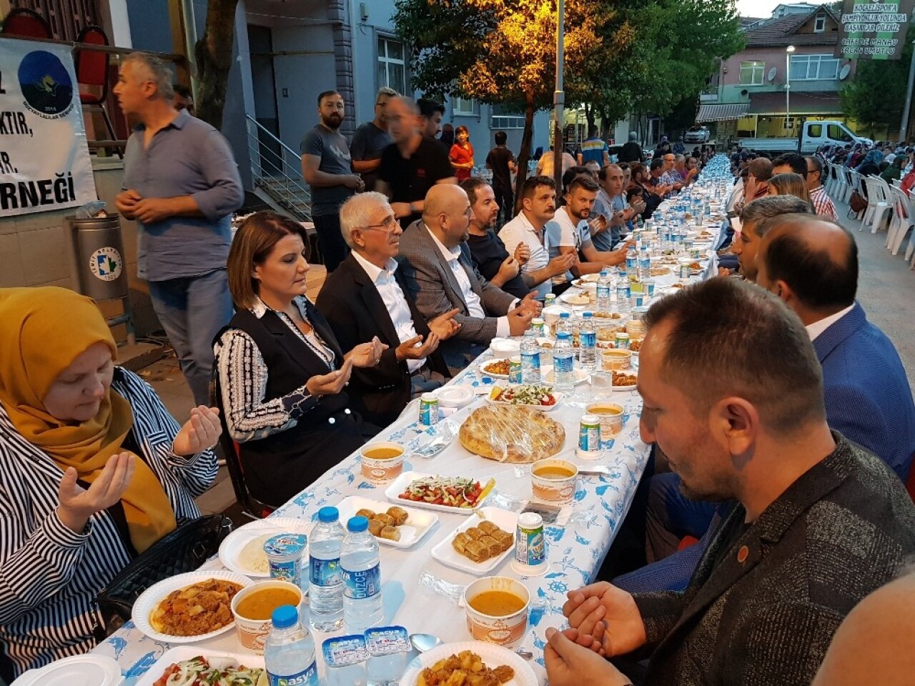 Başkan Hürriyet, Düzyaylalılar’ın iftarına konuk oldu