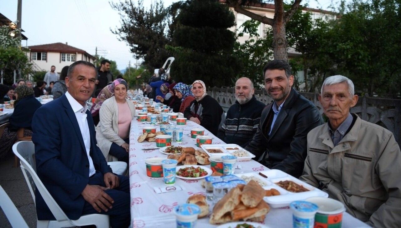 Başkan Kocaman hemşehrilerinin iftar sofrasında