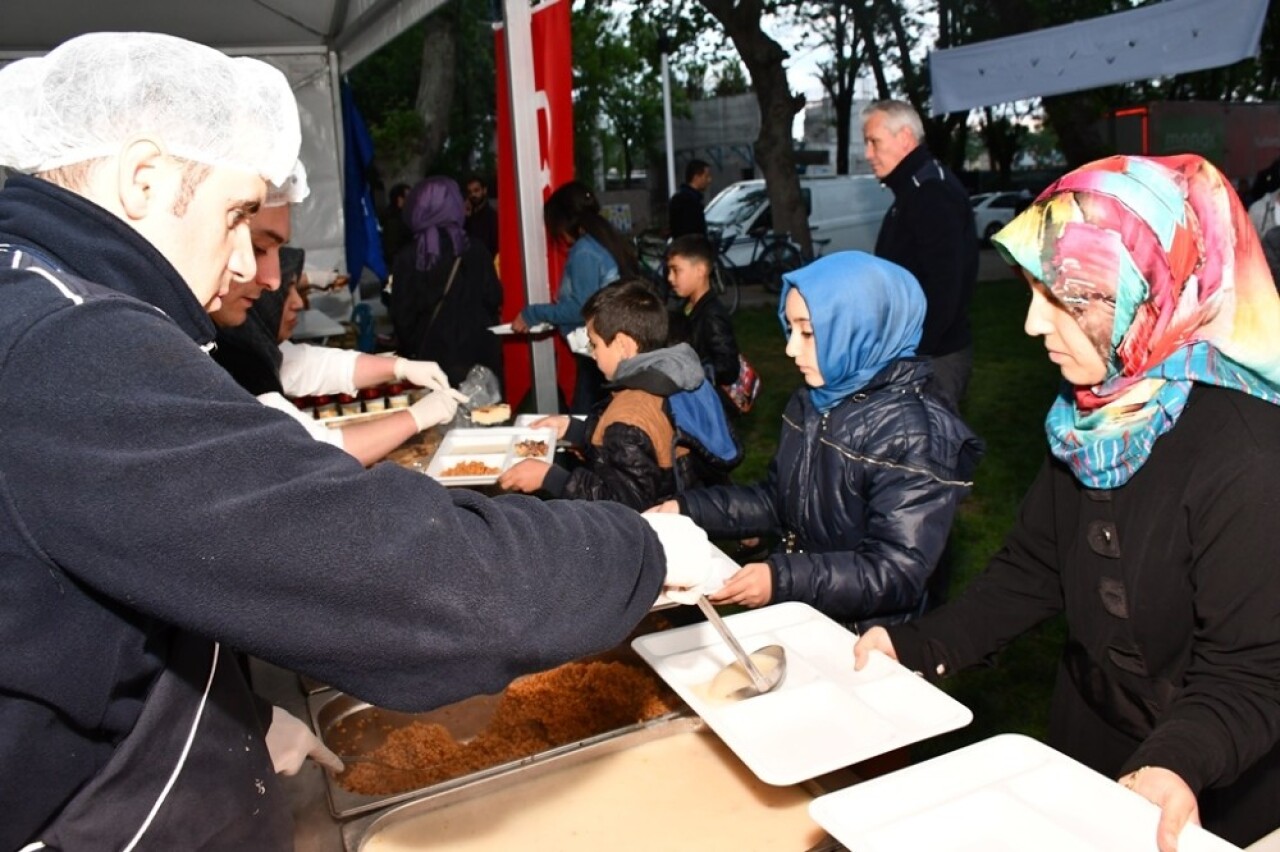 Başkan Taban orucunu vatandaşlarla açtı