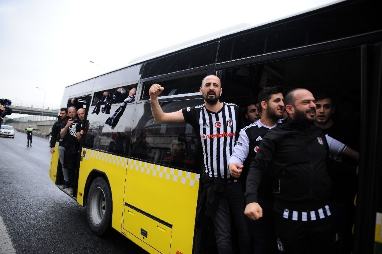 Beşiktaş taraftarı Türk Telekom Stadyumu’na geldi