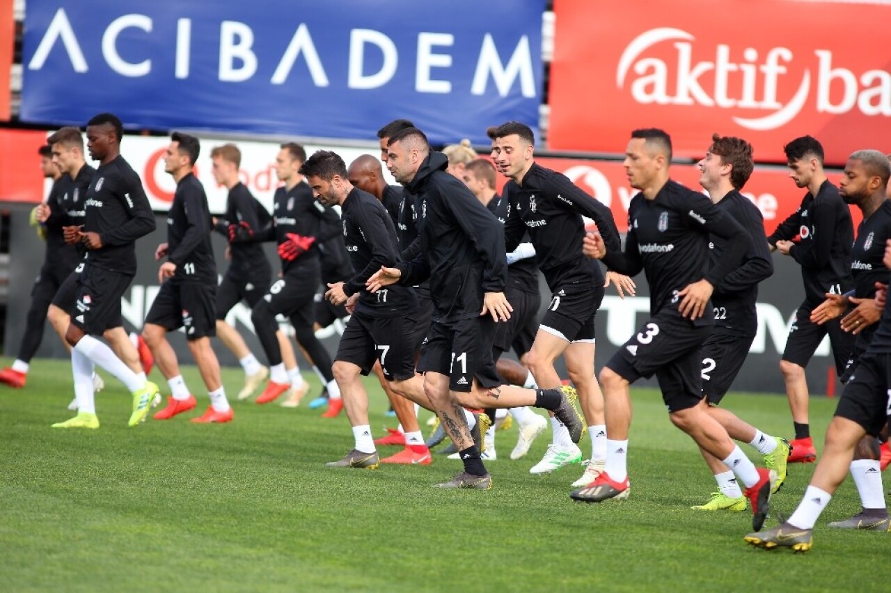 Beşiktaş’ta derbi hazırlıkları sürüyor