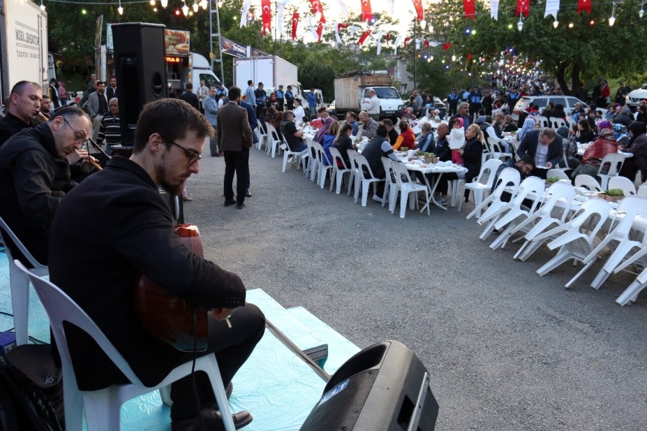 Beykoz’da 5 bin kişi iftar sofrasında buluştu