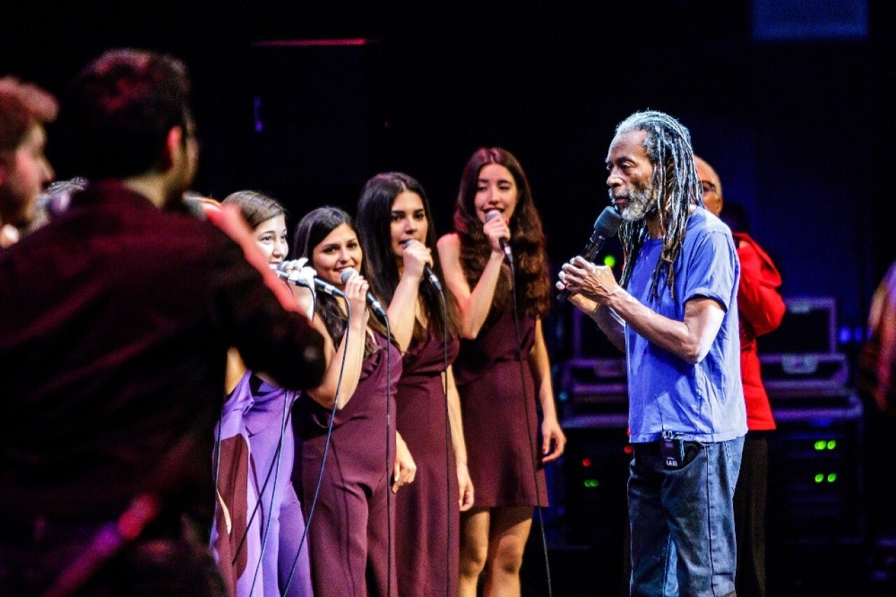 Bobby McFerrin, Gimme5 ve Chromas izleyenleri büyüledi