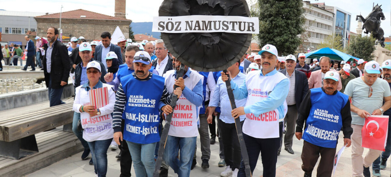 Bolu’daki 1 Mayıs kutlamalarında Başkan Özcan protesto edildi