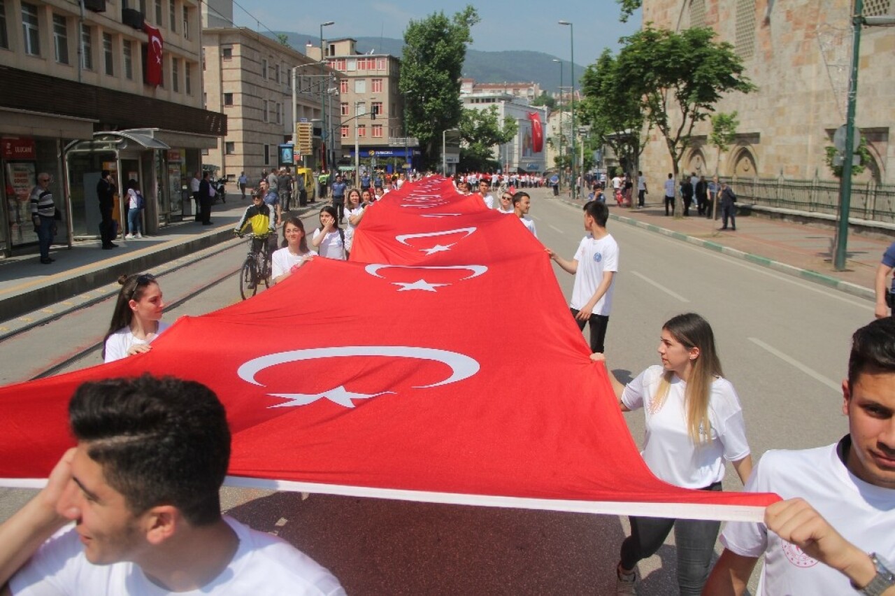 Bursa’da 19 Mayıs coşkuyla kutlandı