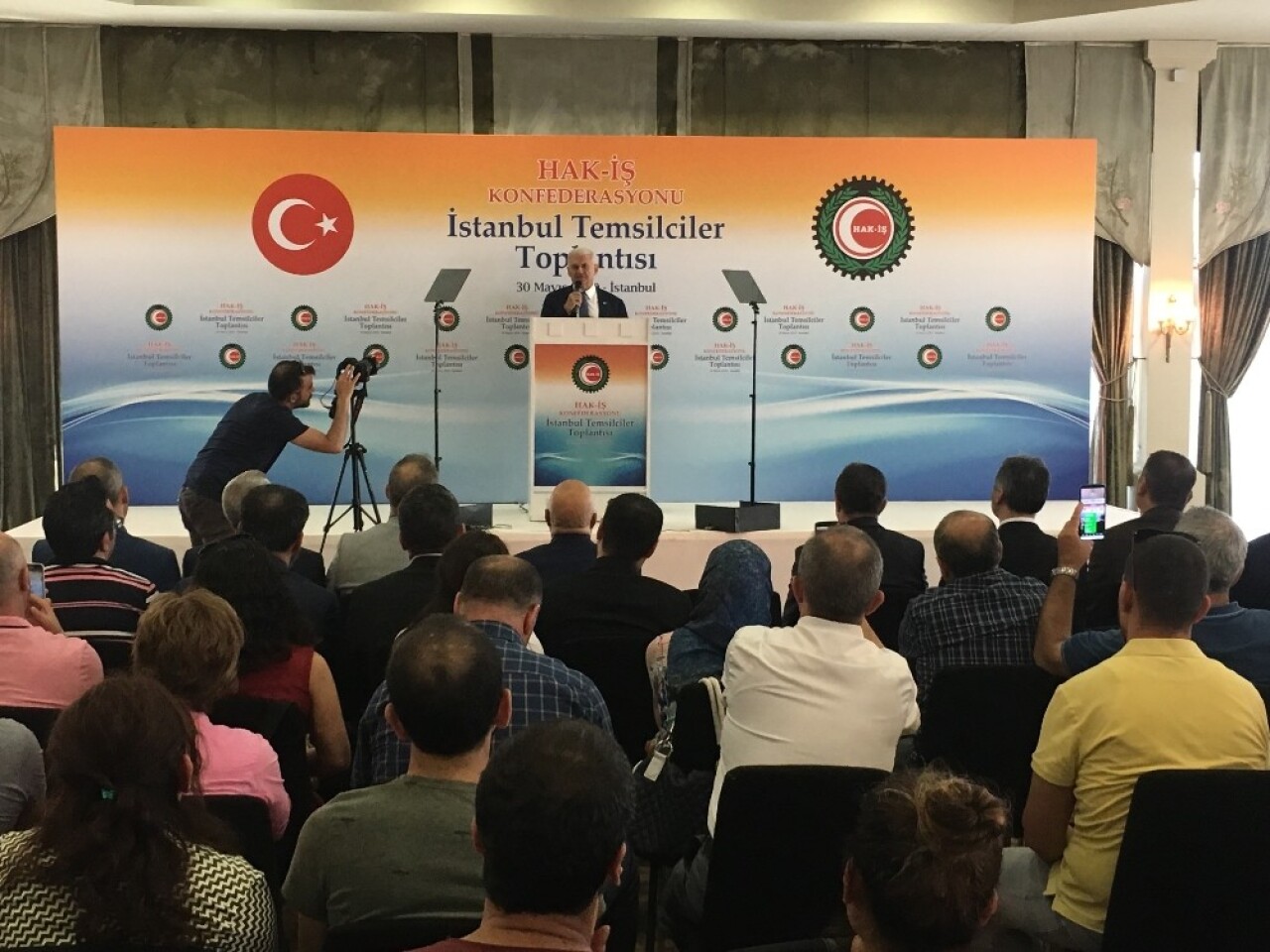 Cumhur İttifakı İBB Adayı Binali Yıldırım, HAK- İŞ Temsilcileriyle bir araya geldi