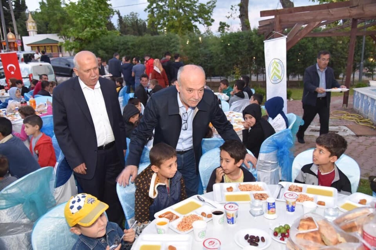 Dursunbey’de Kırsal Mahalle’de Yaşayan Çocuklara Özel İftar