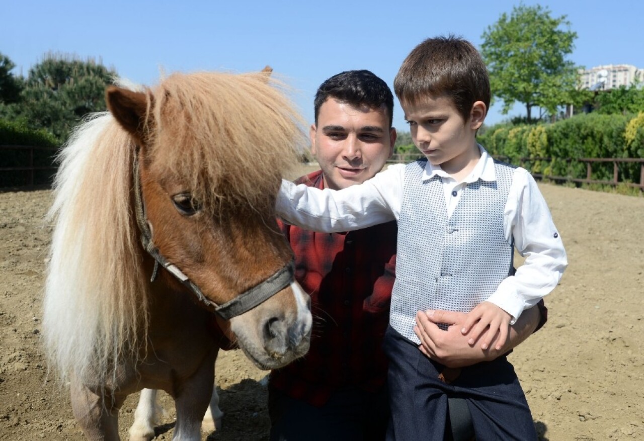 Engelleri atla aşıyorlar