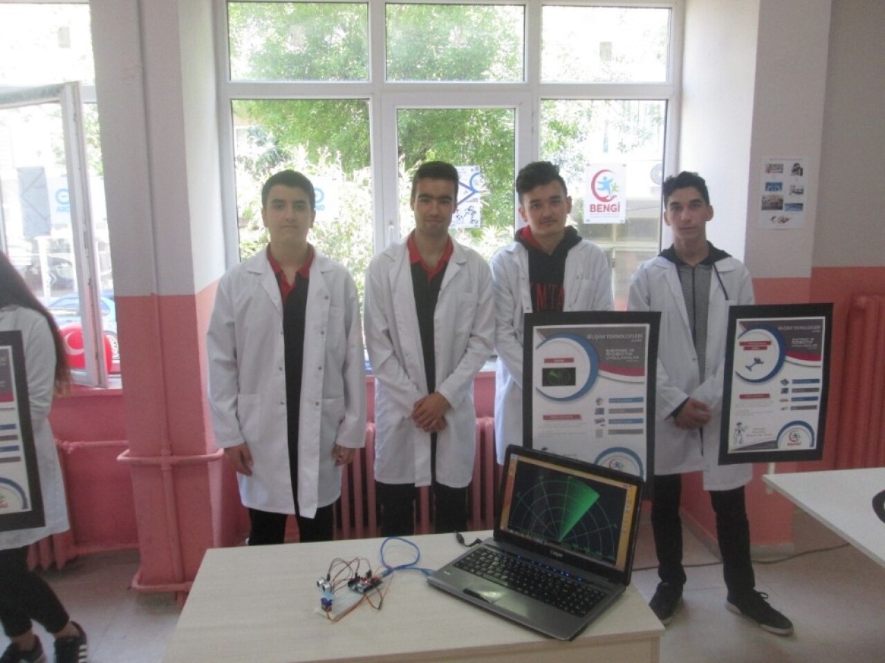 Erdek Lisesi’nde sergi açıldı