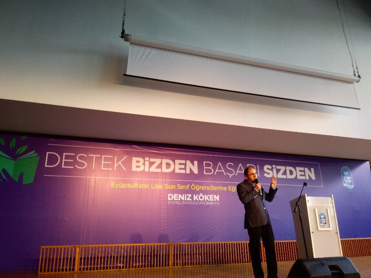 Eyüpsultanlı 990 öğrencinin eğitime destek payı dağıtıldı