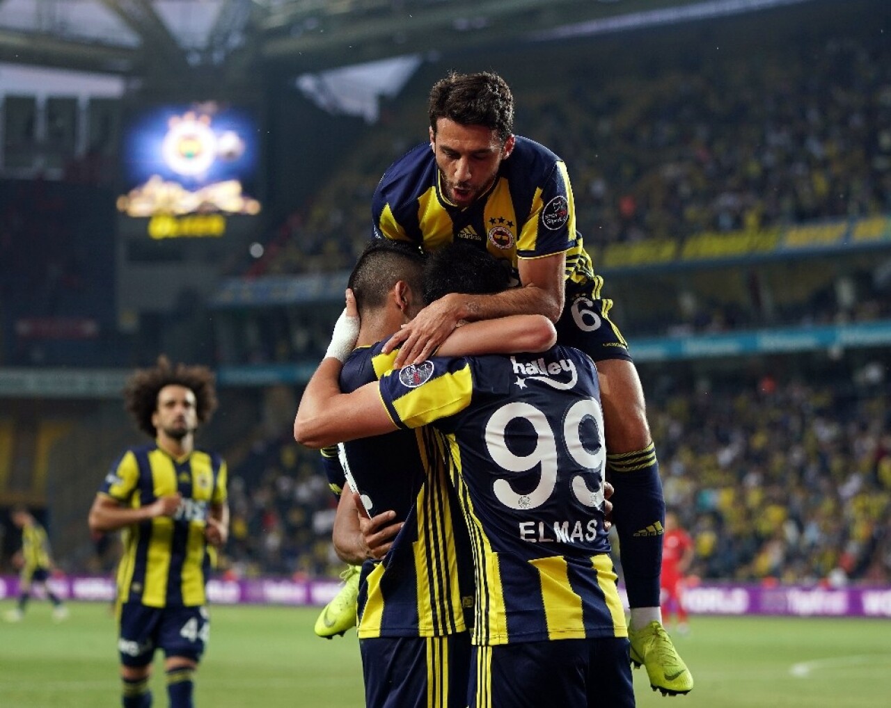 Fenerbahçe averajı kurtardı