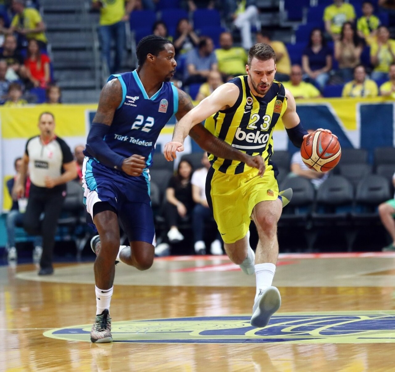 Fenerbahçe Beko yarı finalde