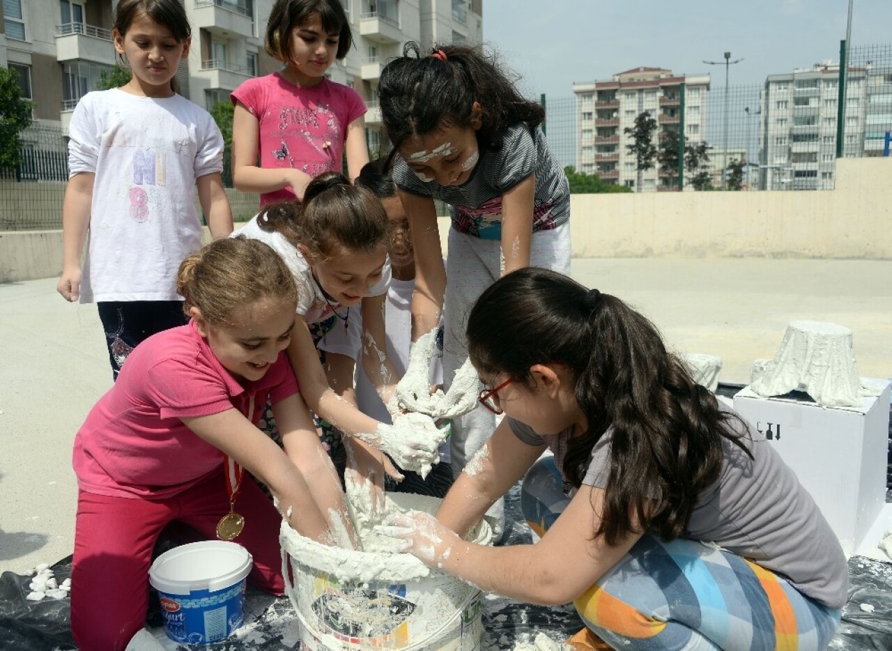 Gelecek ‘Bilgi Evleri’ ile aydınlanıyor