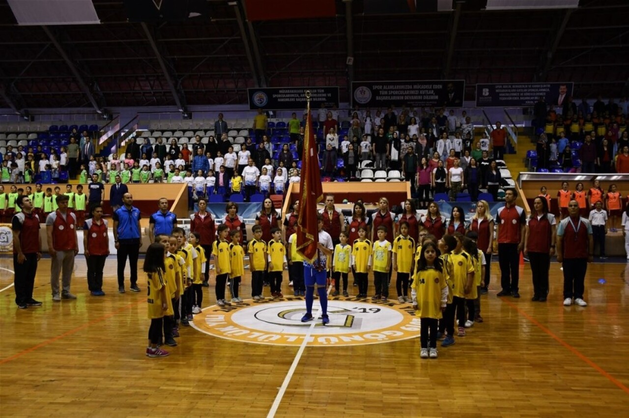 Geleneksel çocuk oyunları il finali yapıldı