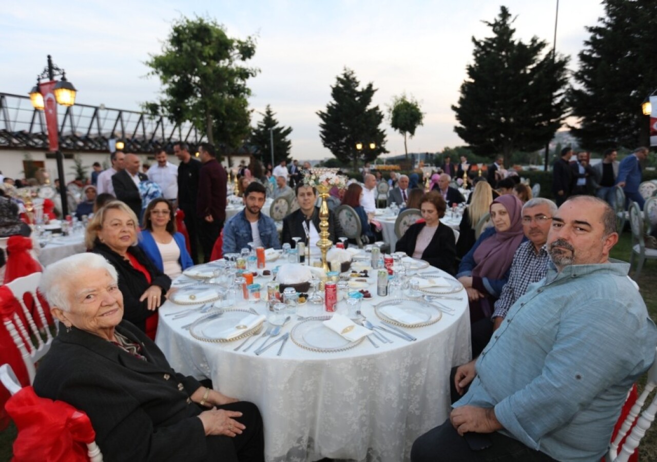 İBB, şehit yakınları ve gazileri iftarda buluşturdu