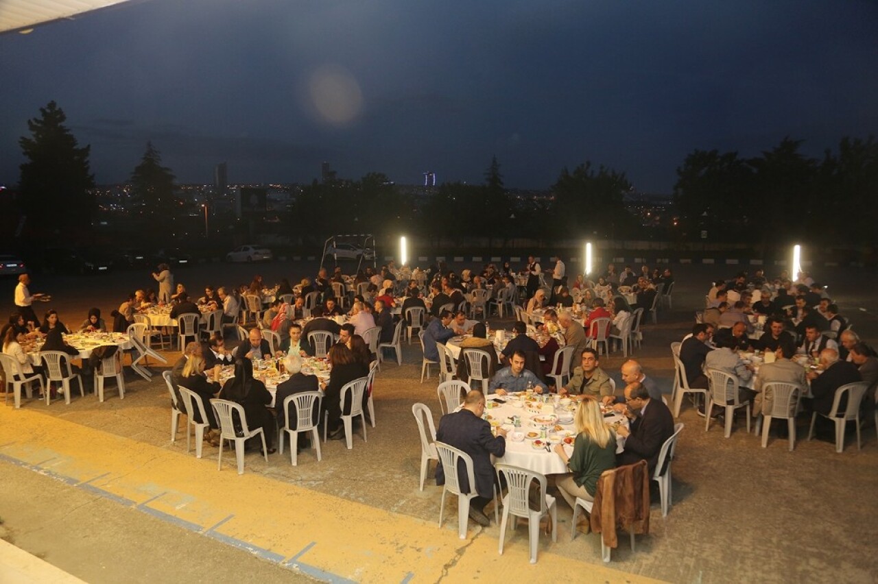 İhlas Koleji’nde iftar programı düzenlendi