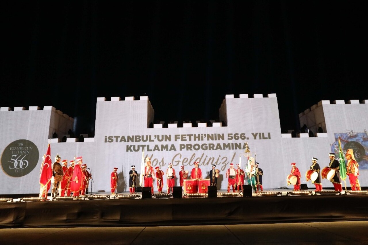 İstanbul’un Fethi’nin 566. yılı Maltepe Sahili’nde kutlandı