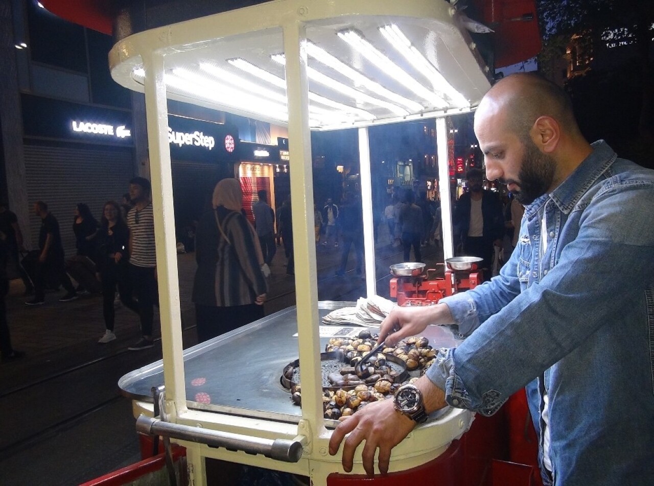 İstiklal Caddesi’ndeki esnaf siftah yaptı