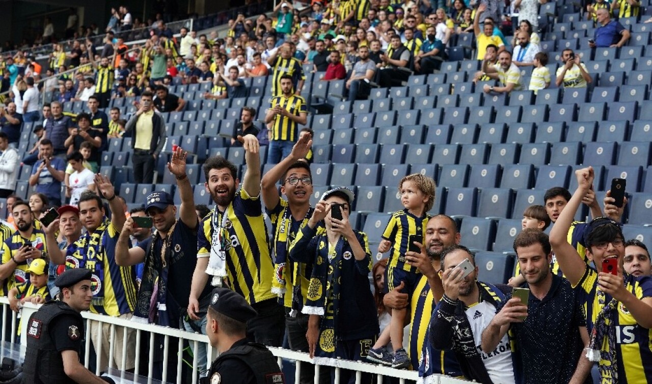 Kadıköy’de tribünler boş kaldı