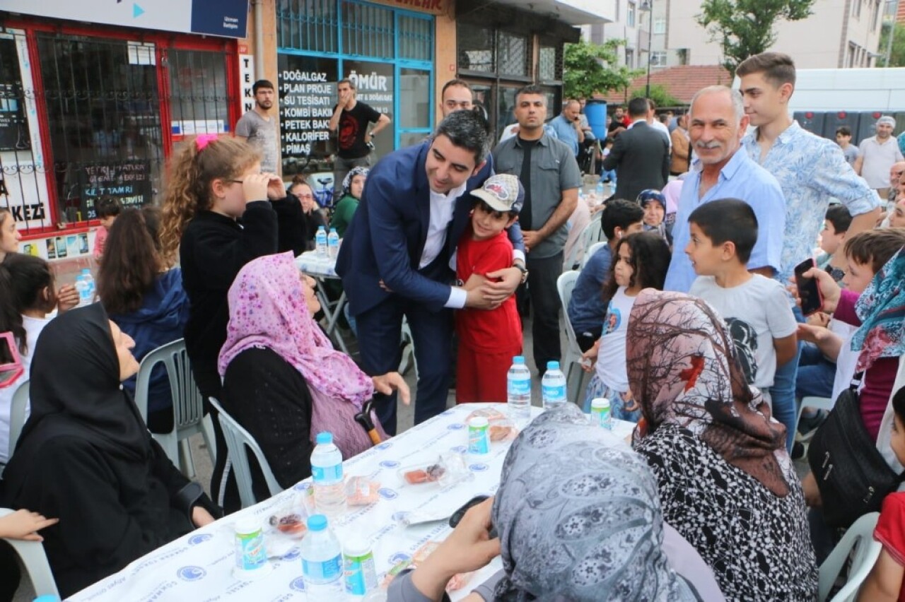 Kartal’da Ramazan sofraları, kardeşlik ve barışın buluşma noktası oldu