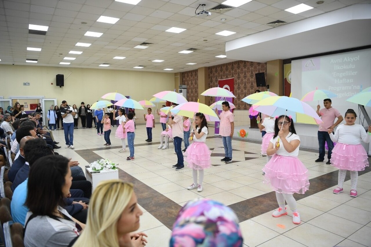 Kartepe’de özel öğrenciler gösterileri ile büyüledi