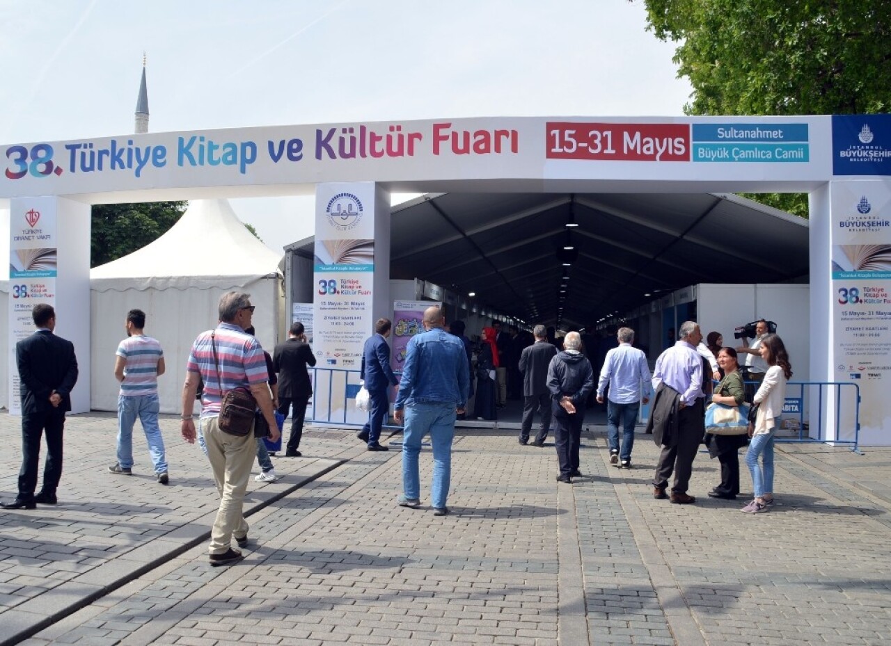 “Kitap ve Kültür Fuarı” Sultanahmet’te açıldı