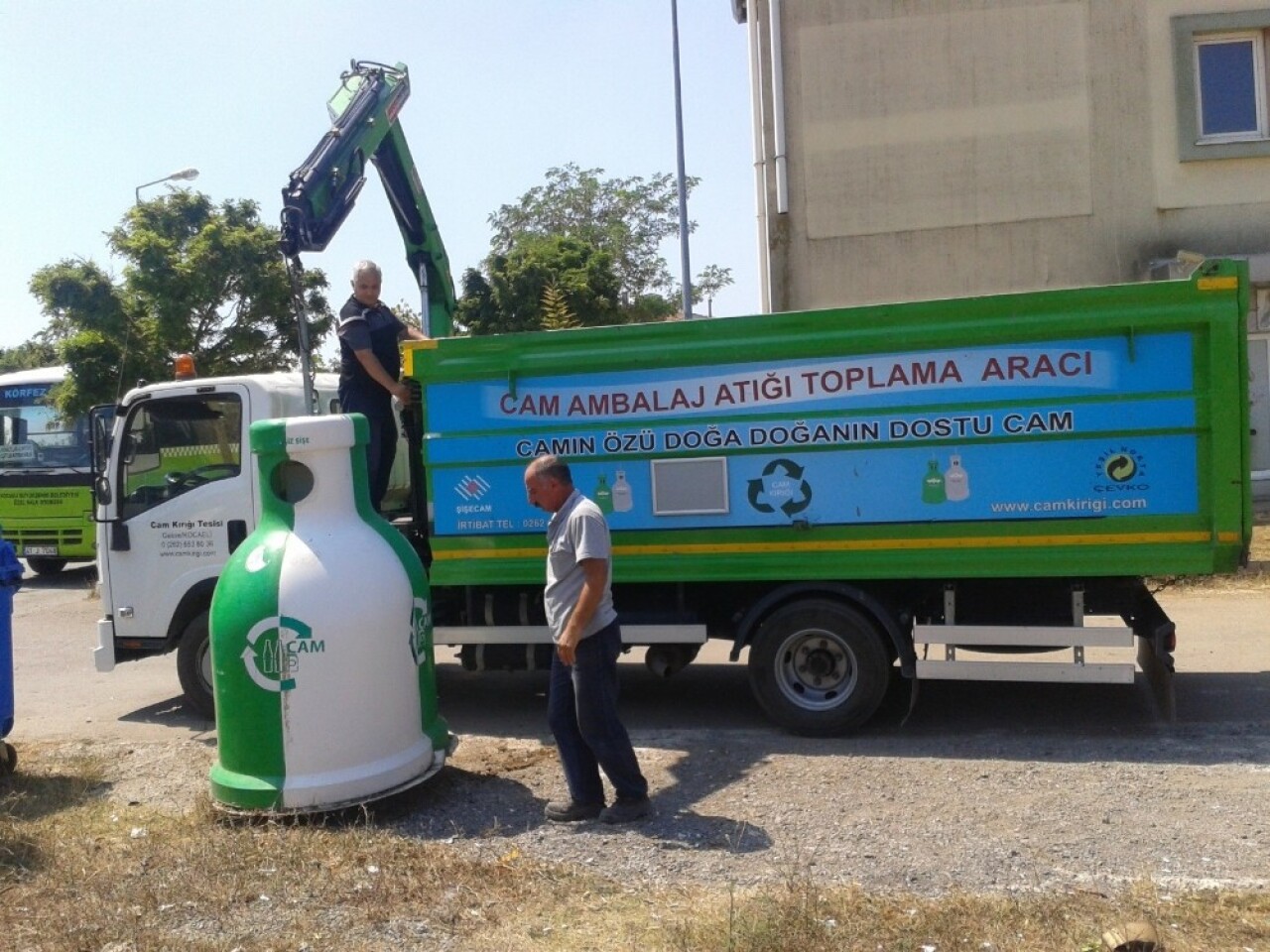 Körfez’de tonlarca cam geri dönüşüme kazandırılıyor