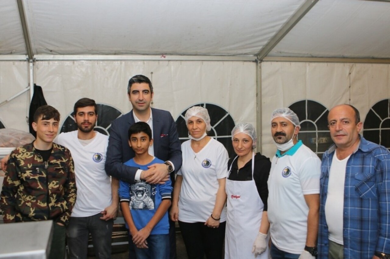 Koşuyolu Hastanesi’ne Başkan Gökhan Yüksel’den sahur ziyareti