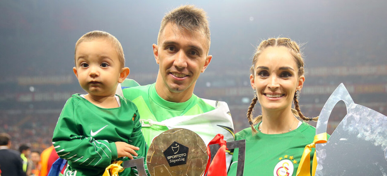 Muslera tarihe geçti