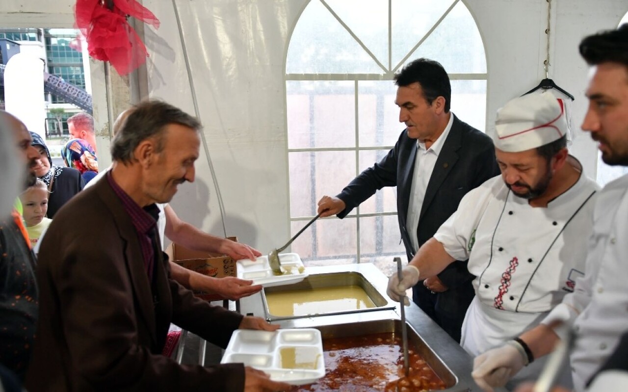Osmangazi’de gönül sofraları kuruluyor