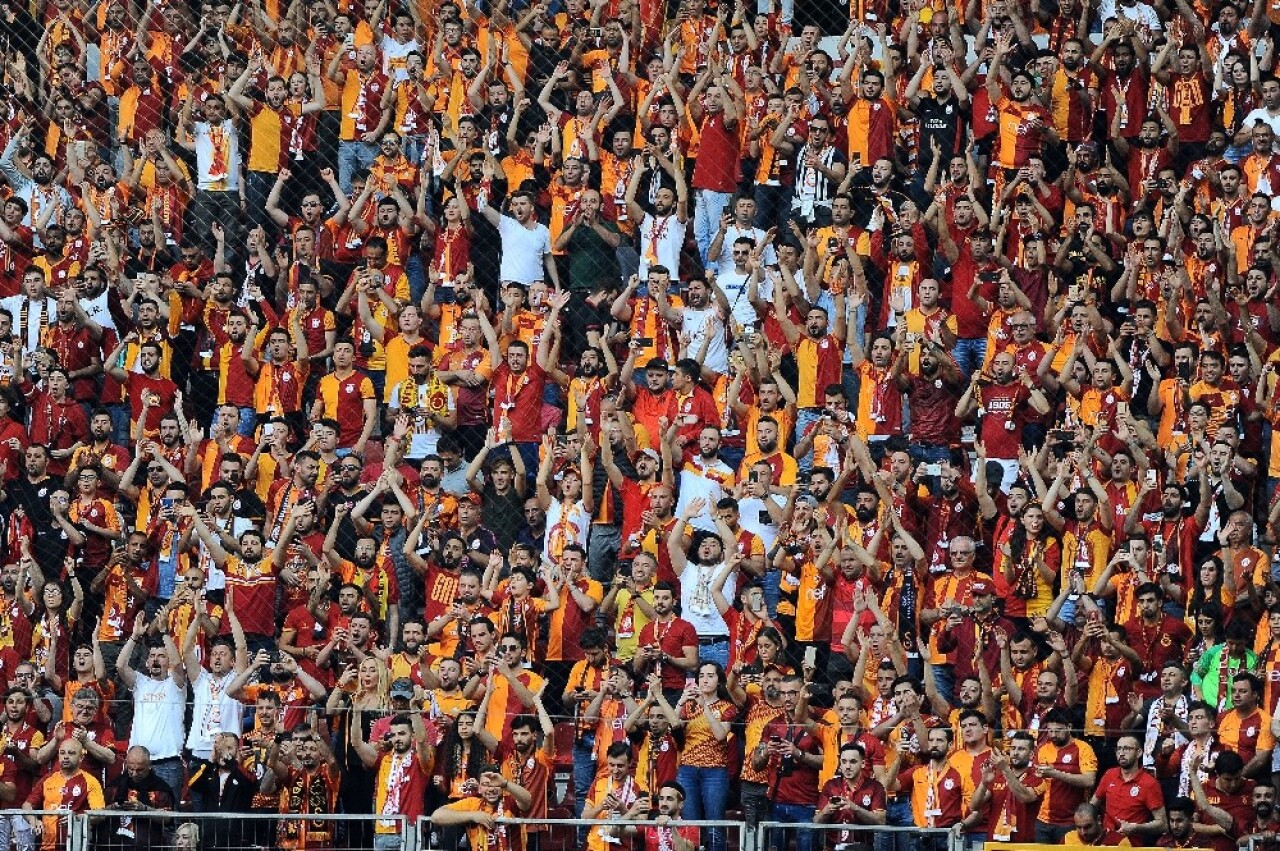 Spor Toto Süper Lig: Galatasaray: 0 - M.Başakşehir: 1 (Maç devam ediyor)