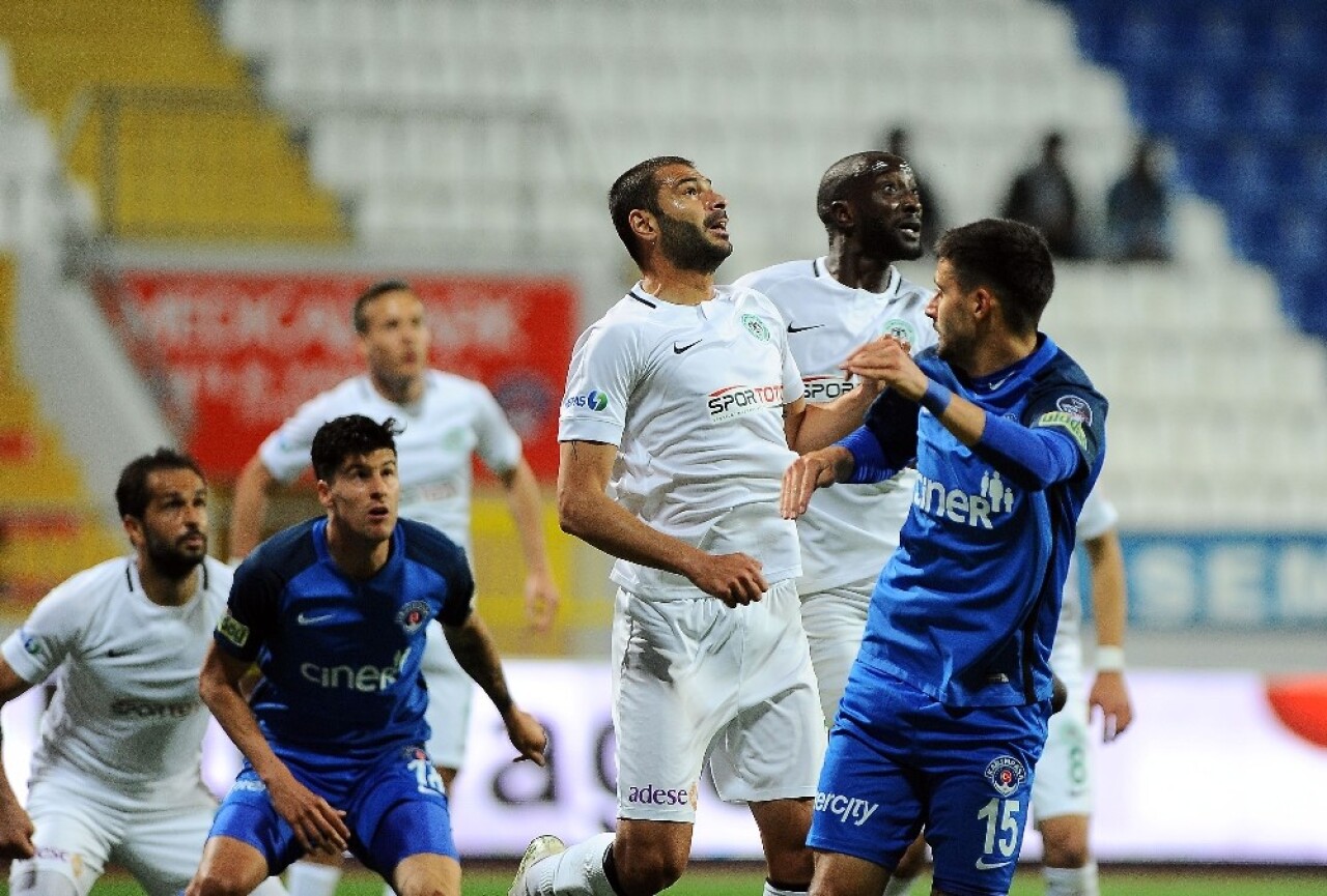 Spor Toto Süper Lig: Kasımpaşa: 0 - Atiker Konyaspor: 1 (İlk yarı)