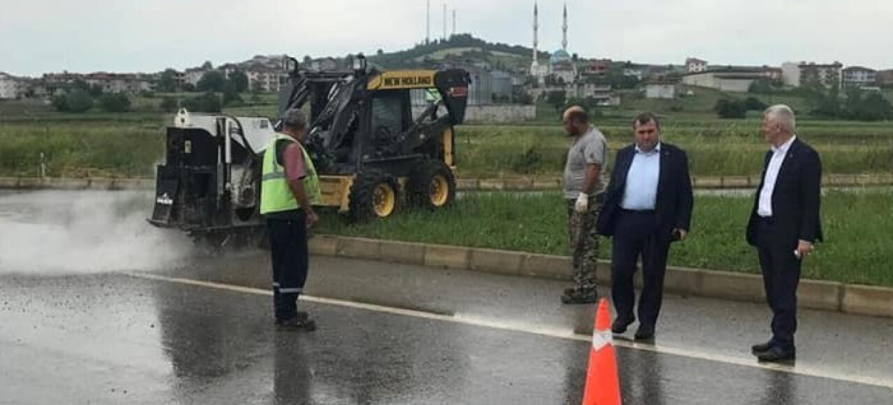 Sürekli kazaların meydana geldiği kavşağa trafik lambası konulacak