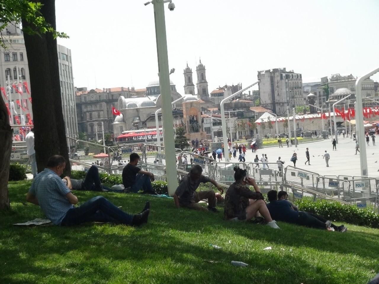 Taksim’den sıcak hava manzaraları