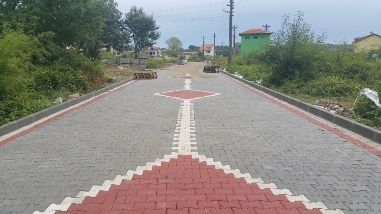 Tatilcilerin yoğun ilgi gösterdiği Kandıra’nın yolları yaza hazır