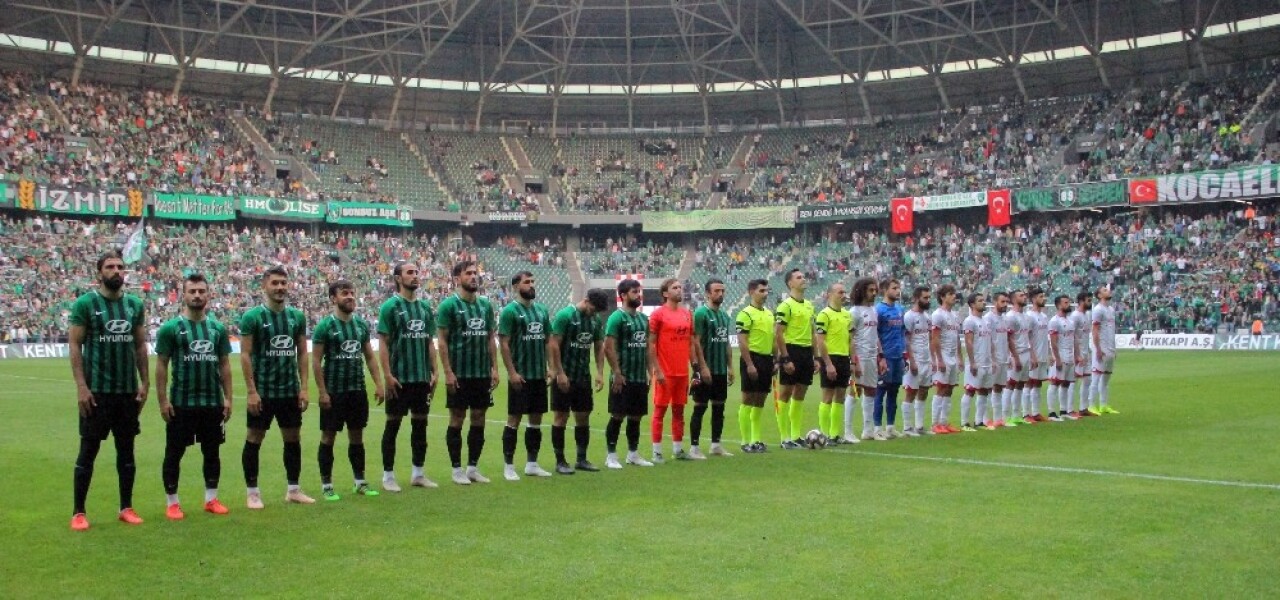 TFF 3. Lig Play-Off Yarı Final: Kocaelispor: 0 - Yeni Çorumspor: 3