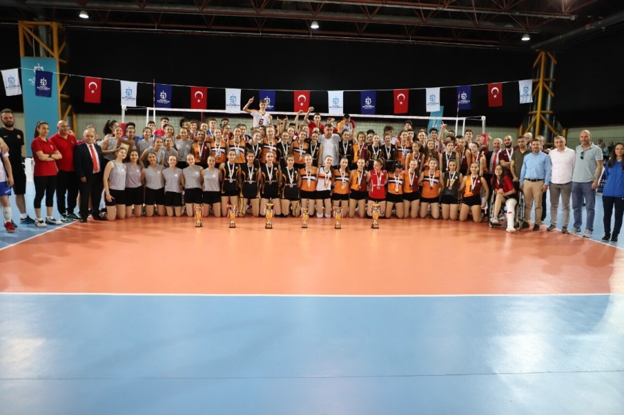 Voleybol Küçük Erkekler ve Kızlar Türkiye Şampiyonası sona erdi