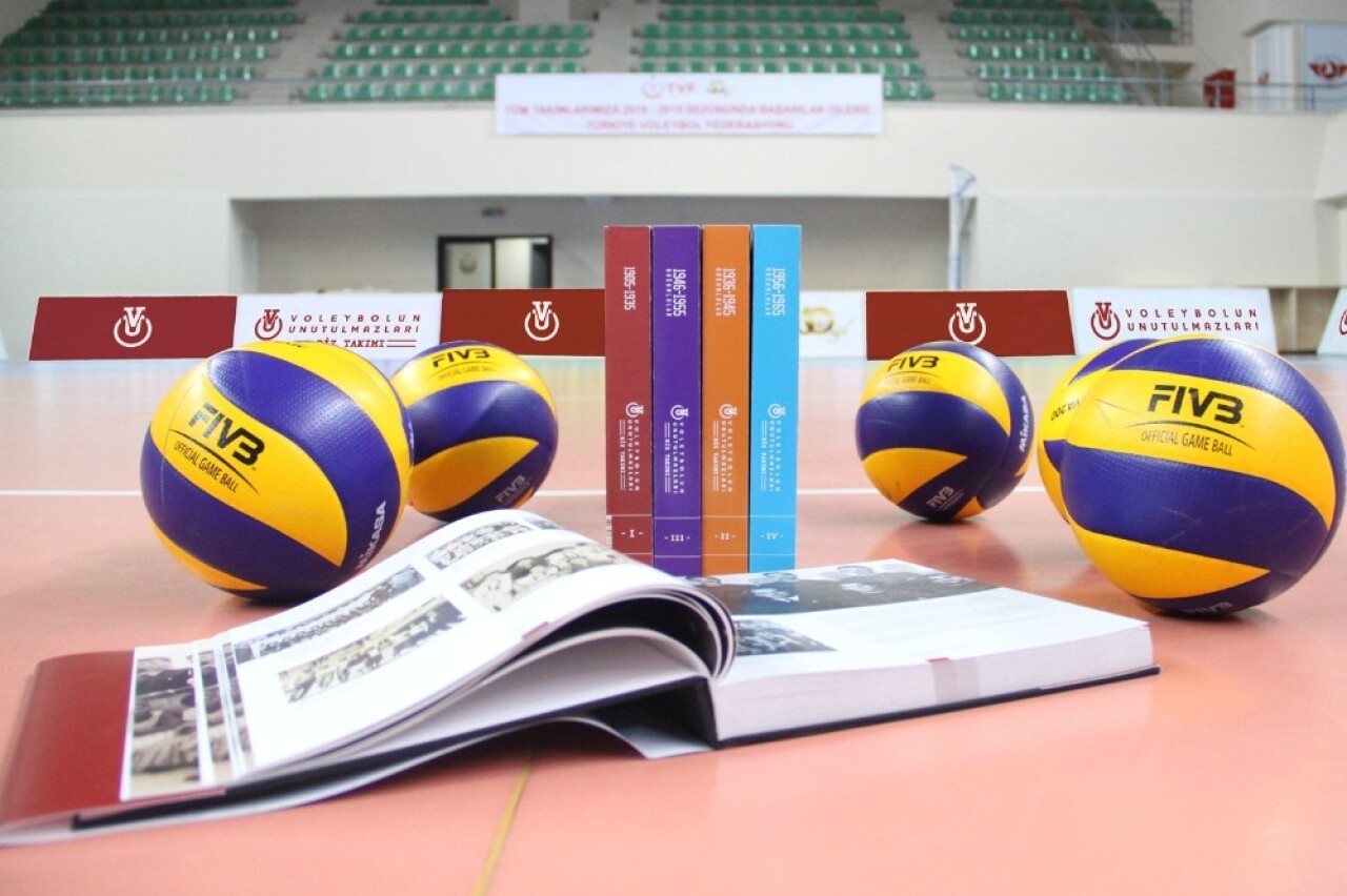 Voleybola gönül vermiş 712 kişi, 5 ciltlik dev bir ansiklopedide buluşuyor