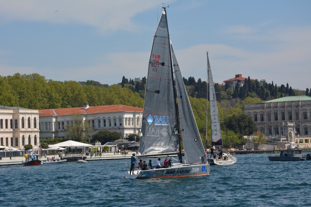 Yelkenler İstanbul Boğazı’nı süsledi