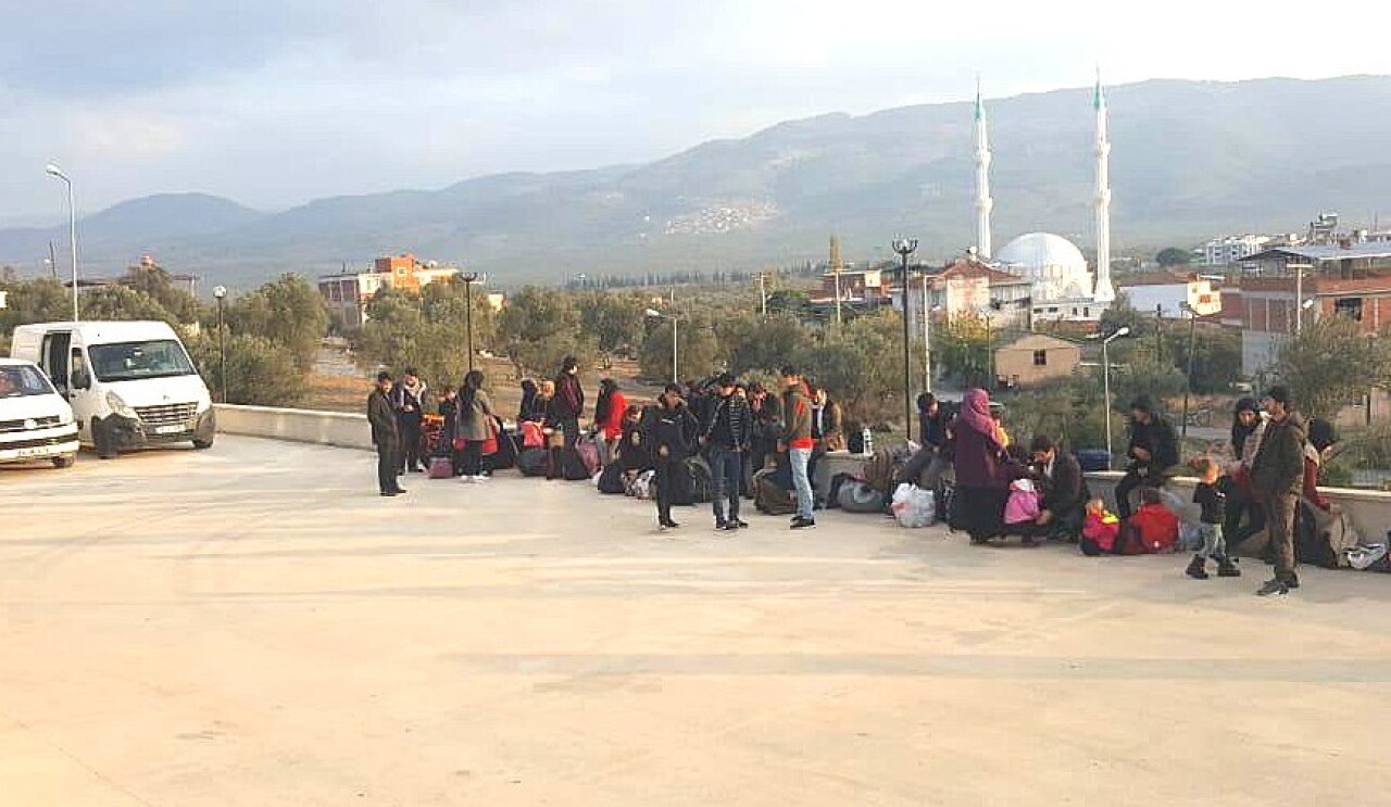 Afgan göçmenler jandarmadan kaçamadı