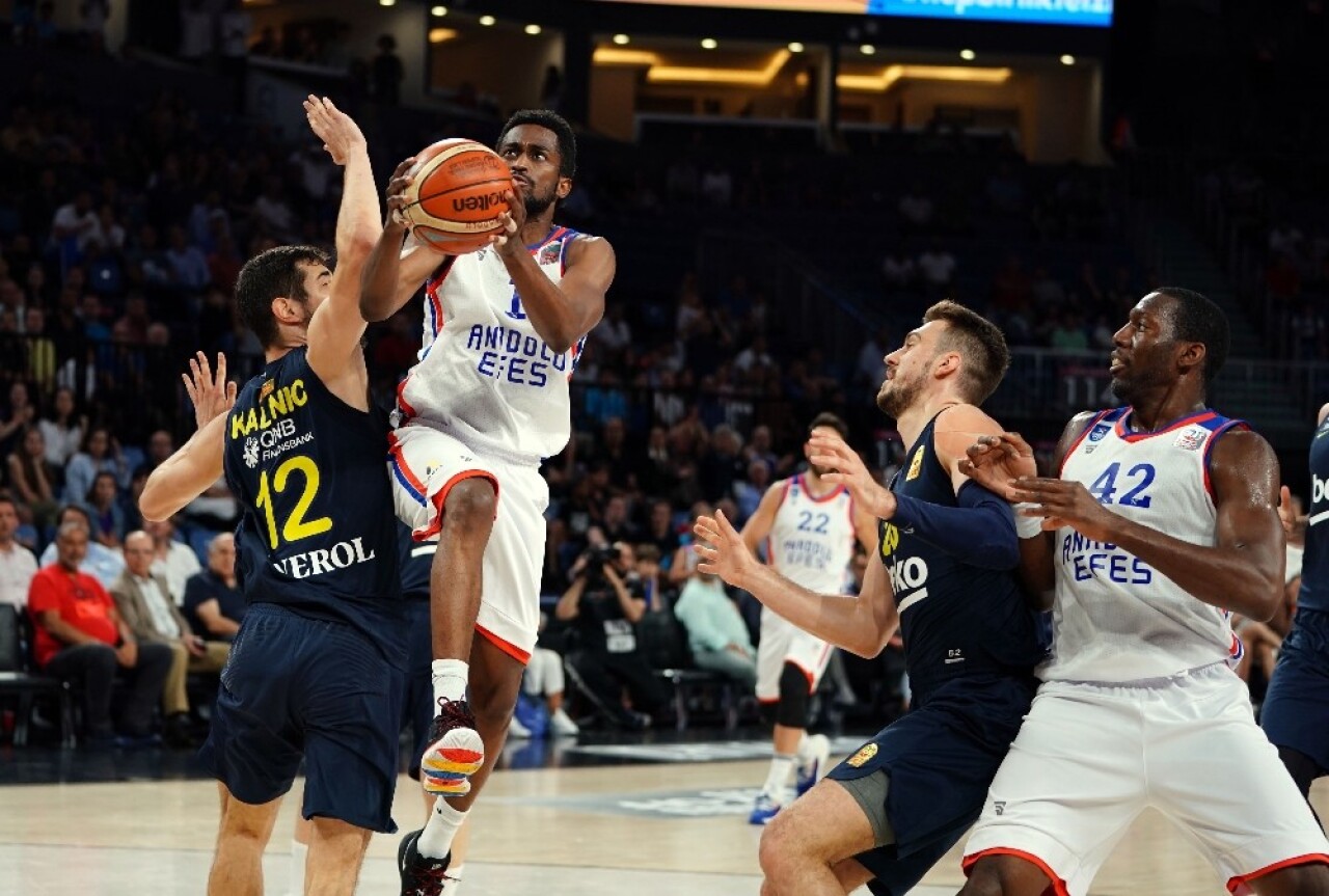 Anadolu Efes - Fenerbahçe final serisi Ataşehir’e taşınıyor