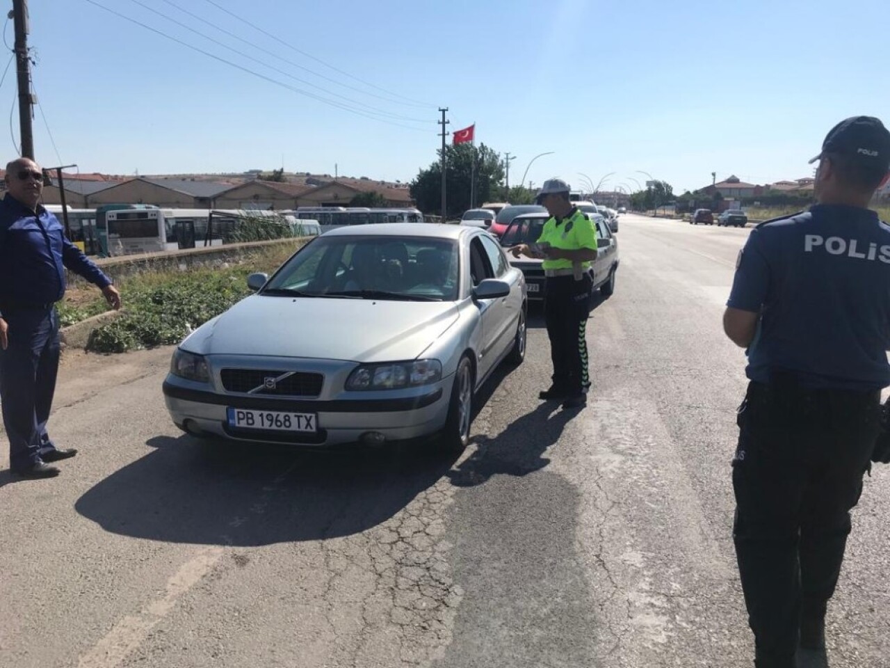 Ayvalık Polisi’nden bayram dönüş yolunda sıkı denetim