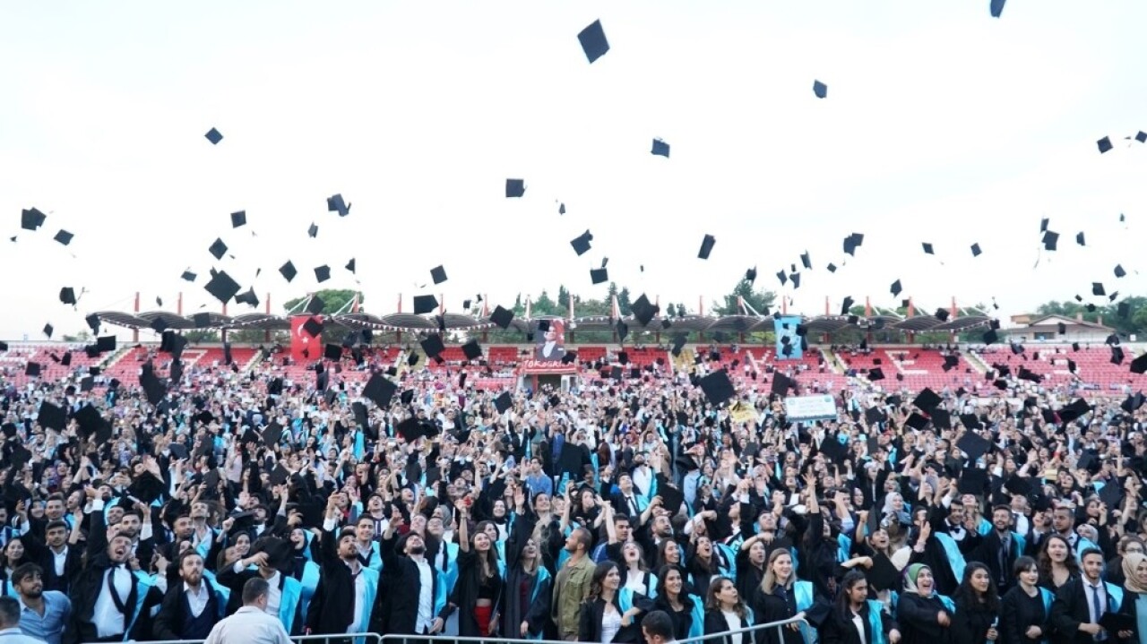 Balıkesir Üniversitesinde mezuniyet gururu