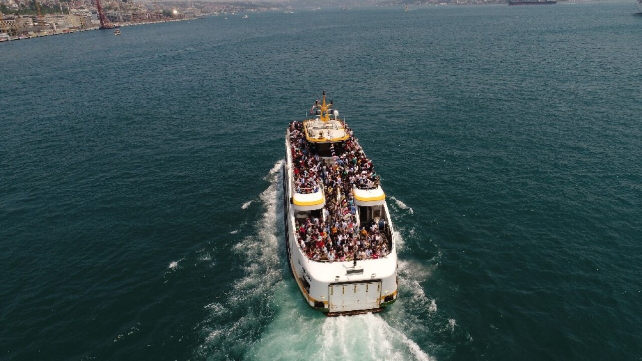 Bayramın son gününde de iskele ve vapurlar doldu taştı