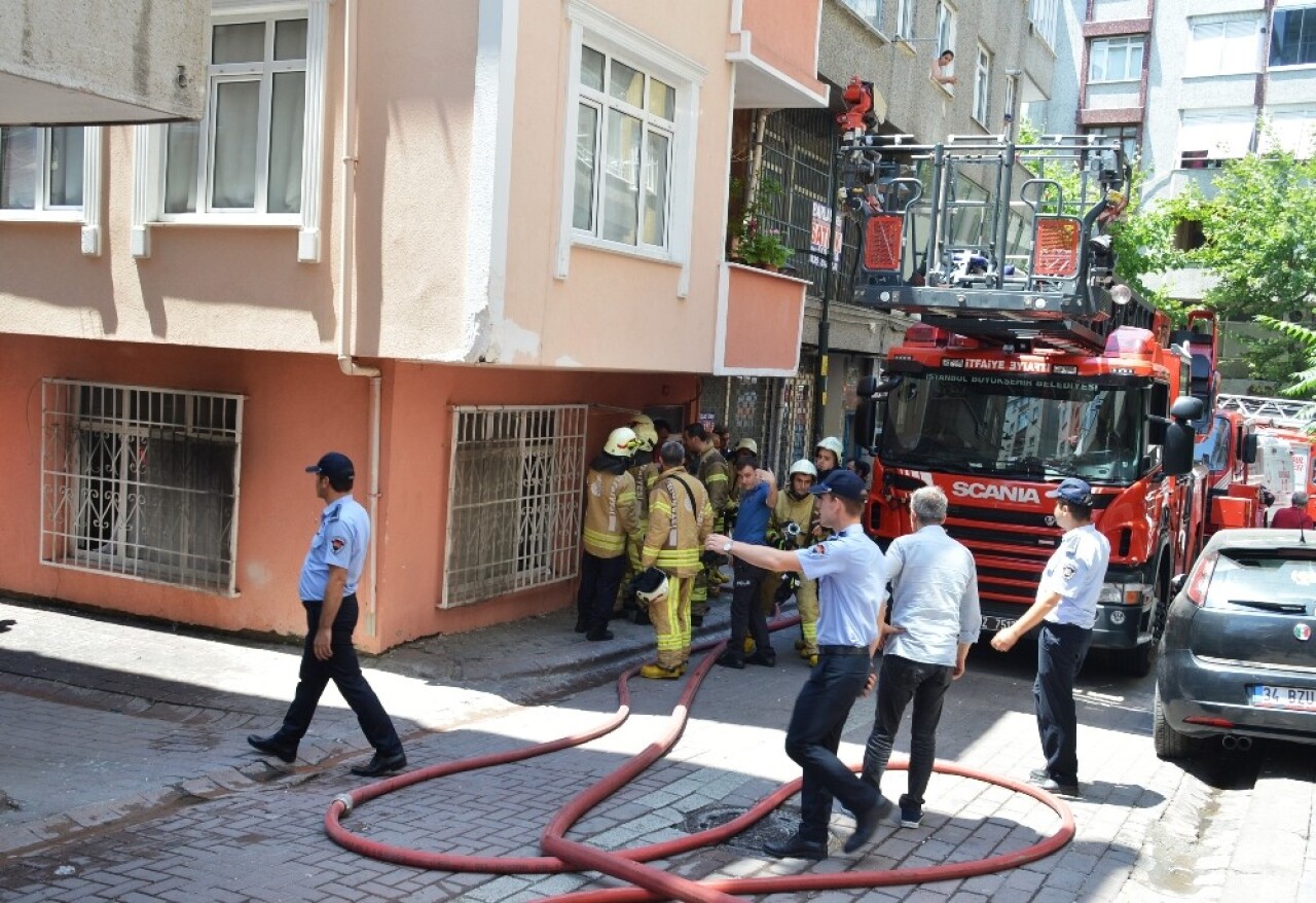 Çocukların ateşle oyunu bir evi küle çevirdi