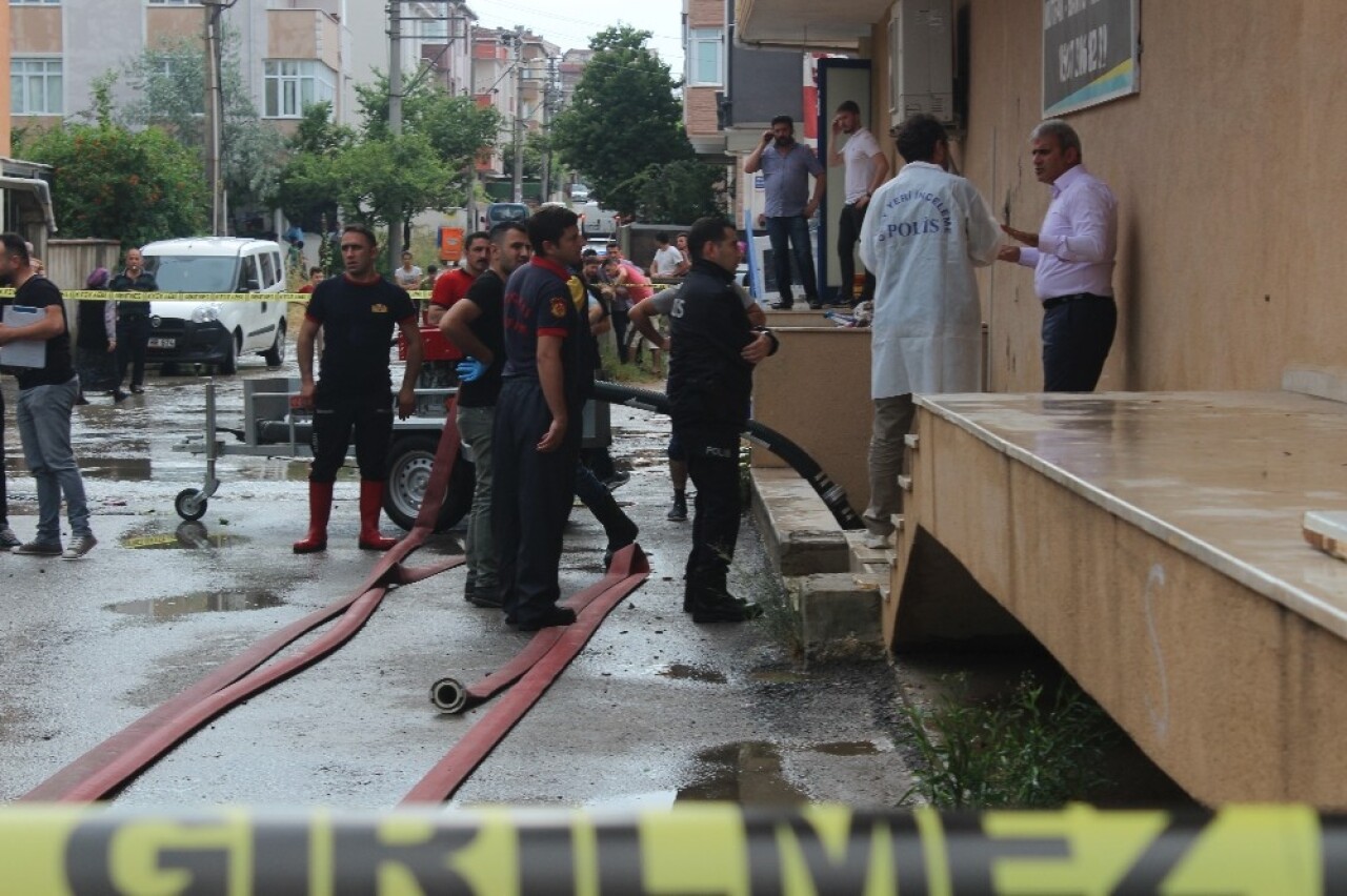 Darıca’da sel sularının bastığı market deposunda mahsur kalan kadın öldü