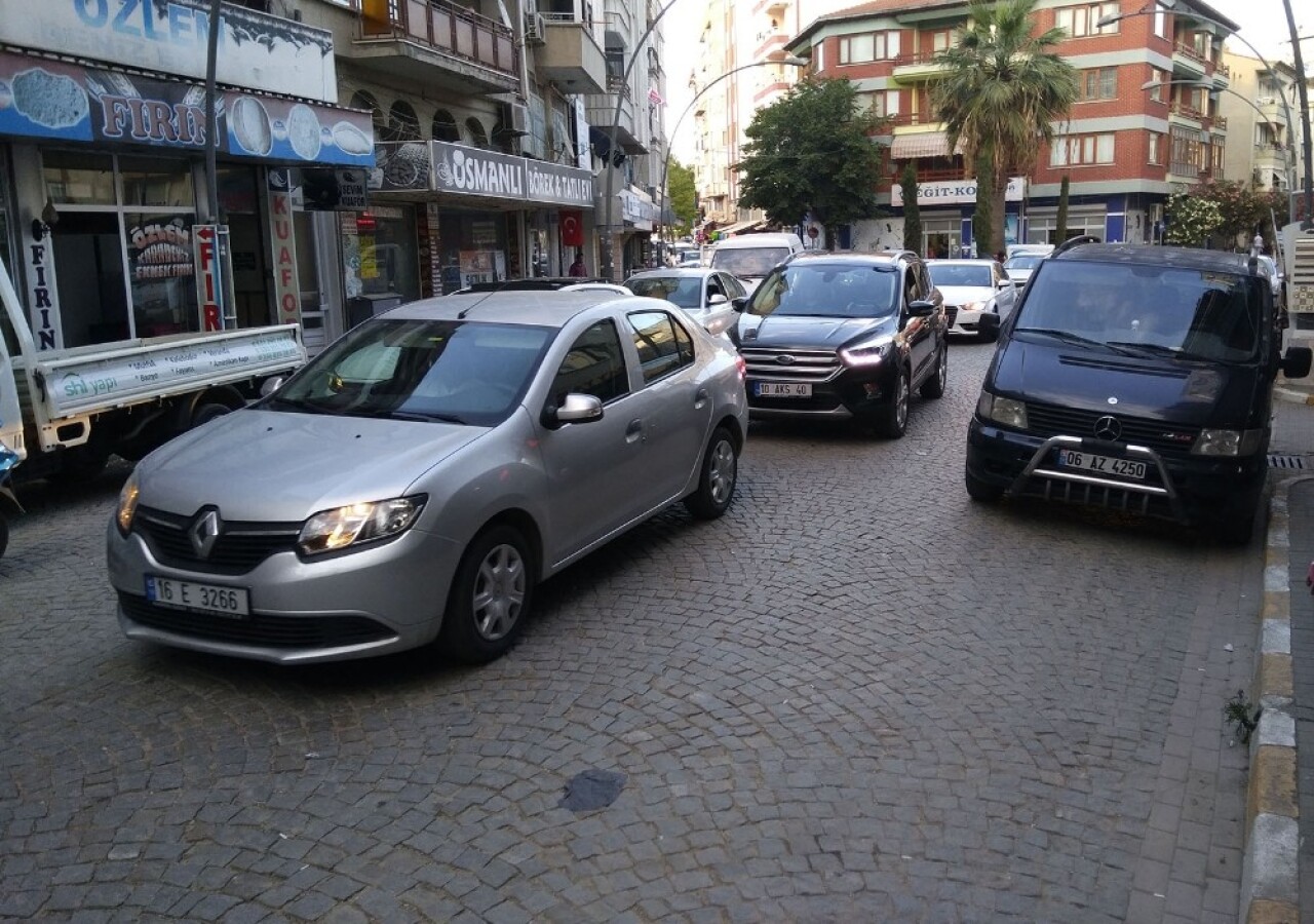 Erdek’te trafik yoğunluğu