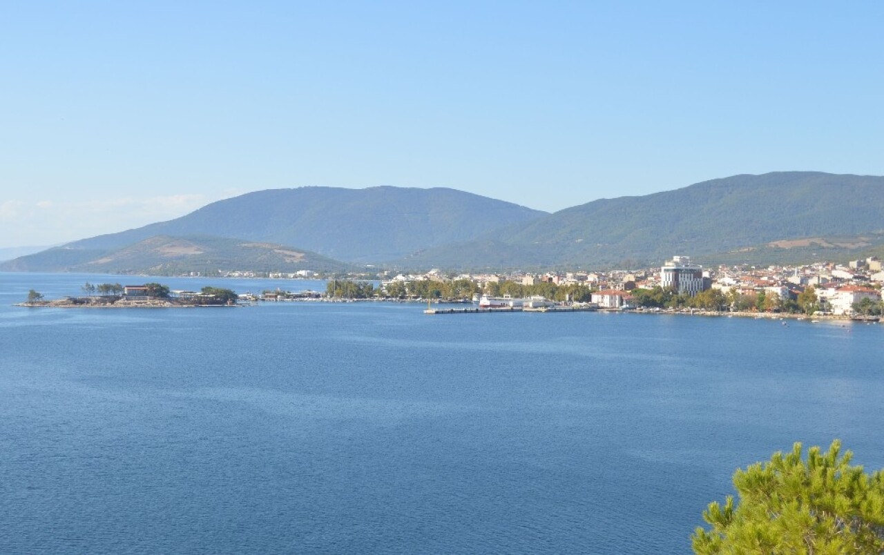 Erdek’te vatandaş sineklerden şikayetçi