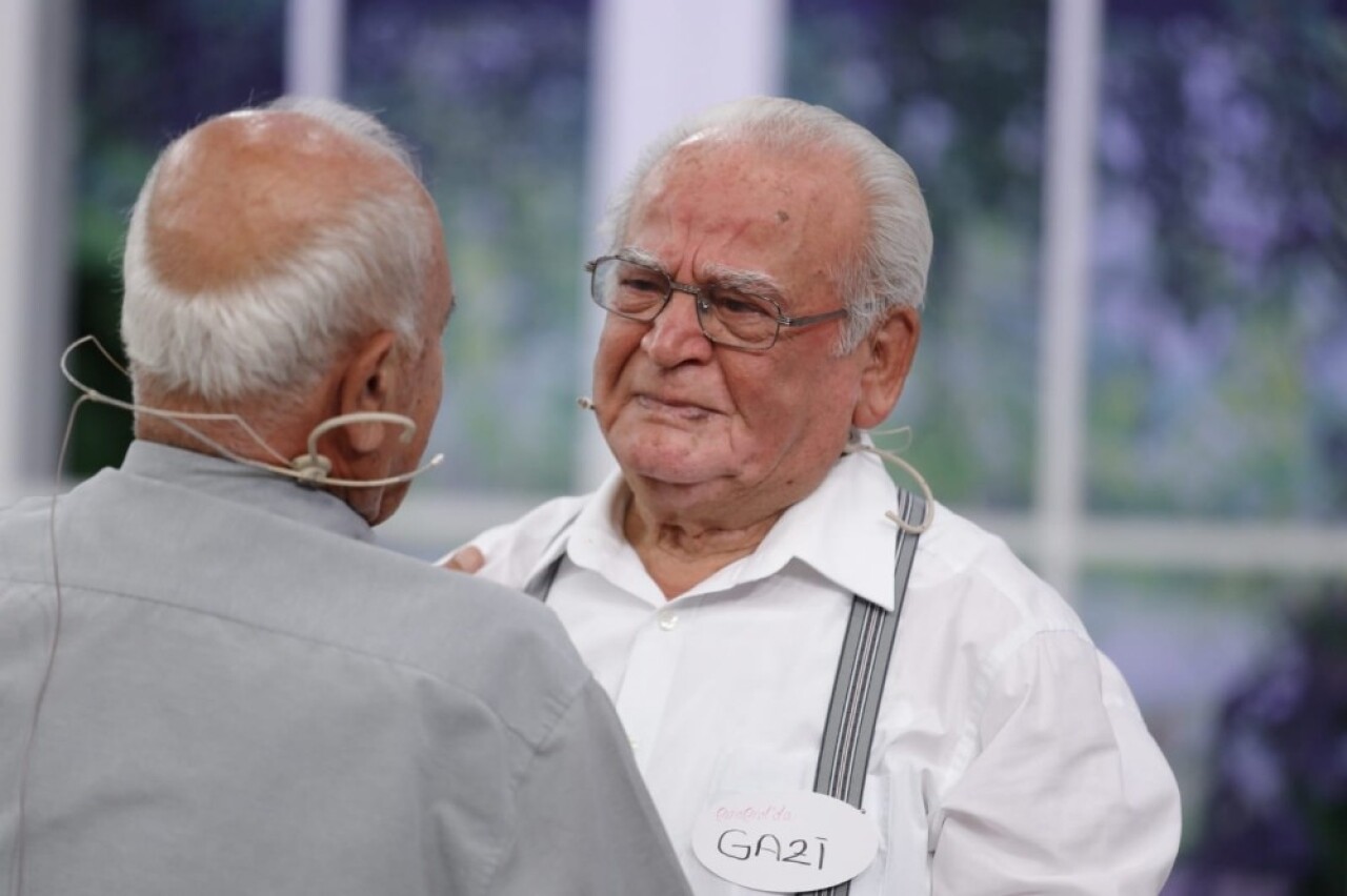 İki dost 30 yıl sonra Esra Erol’da buluştu
