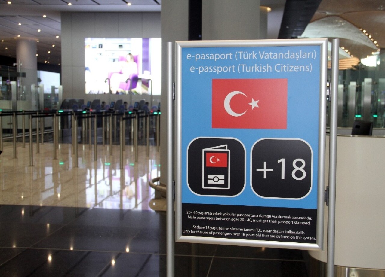 İstanbul Havalimanı’nda pasaporttan hızlı geçiş sistemi başladı